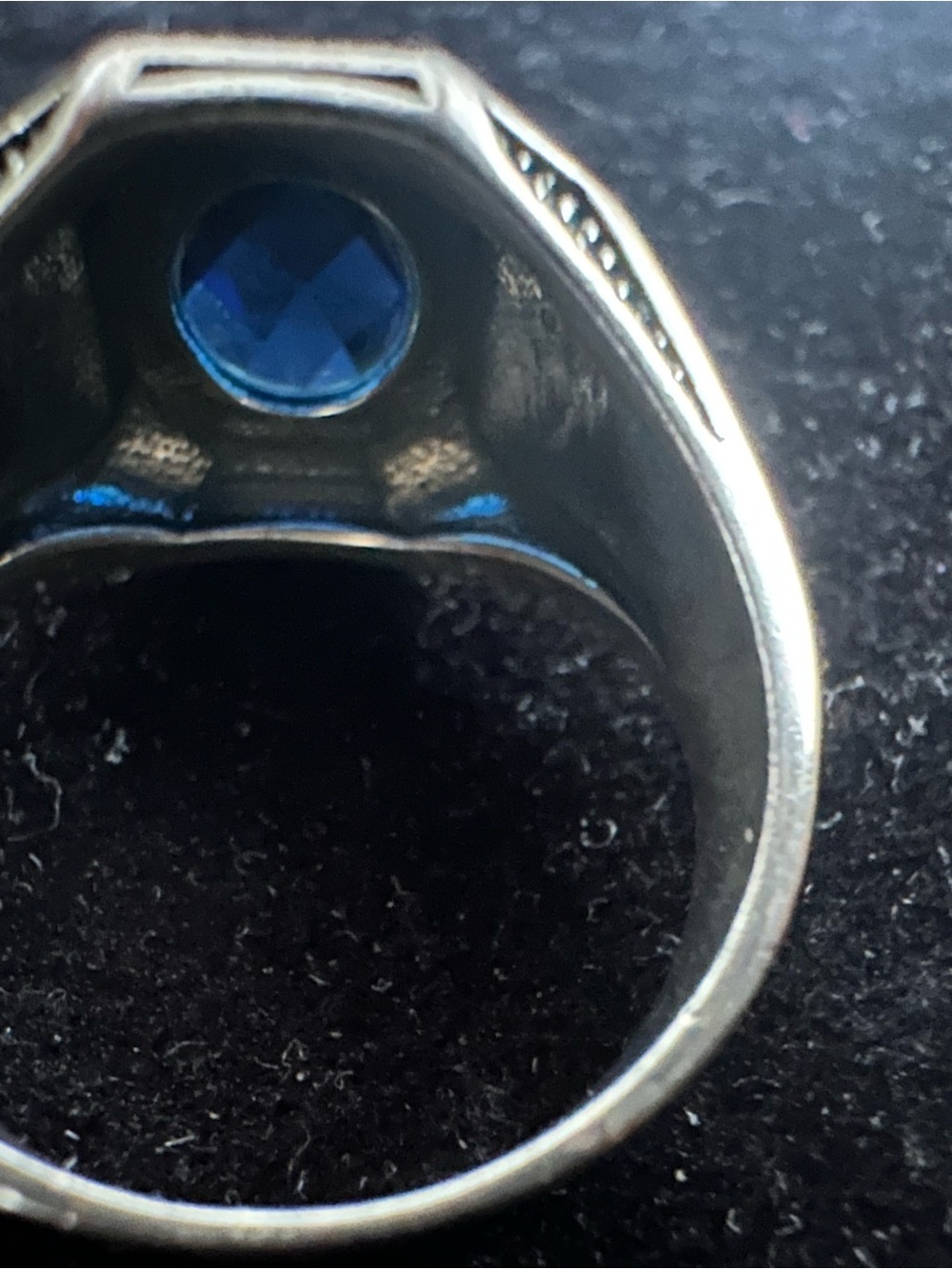 24) Men’s Silver Ring with Dark Blue Faceted Center Stone - Picture 5 of 8